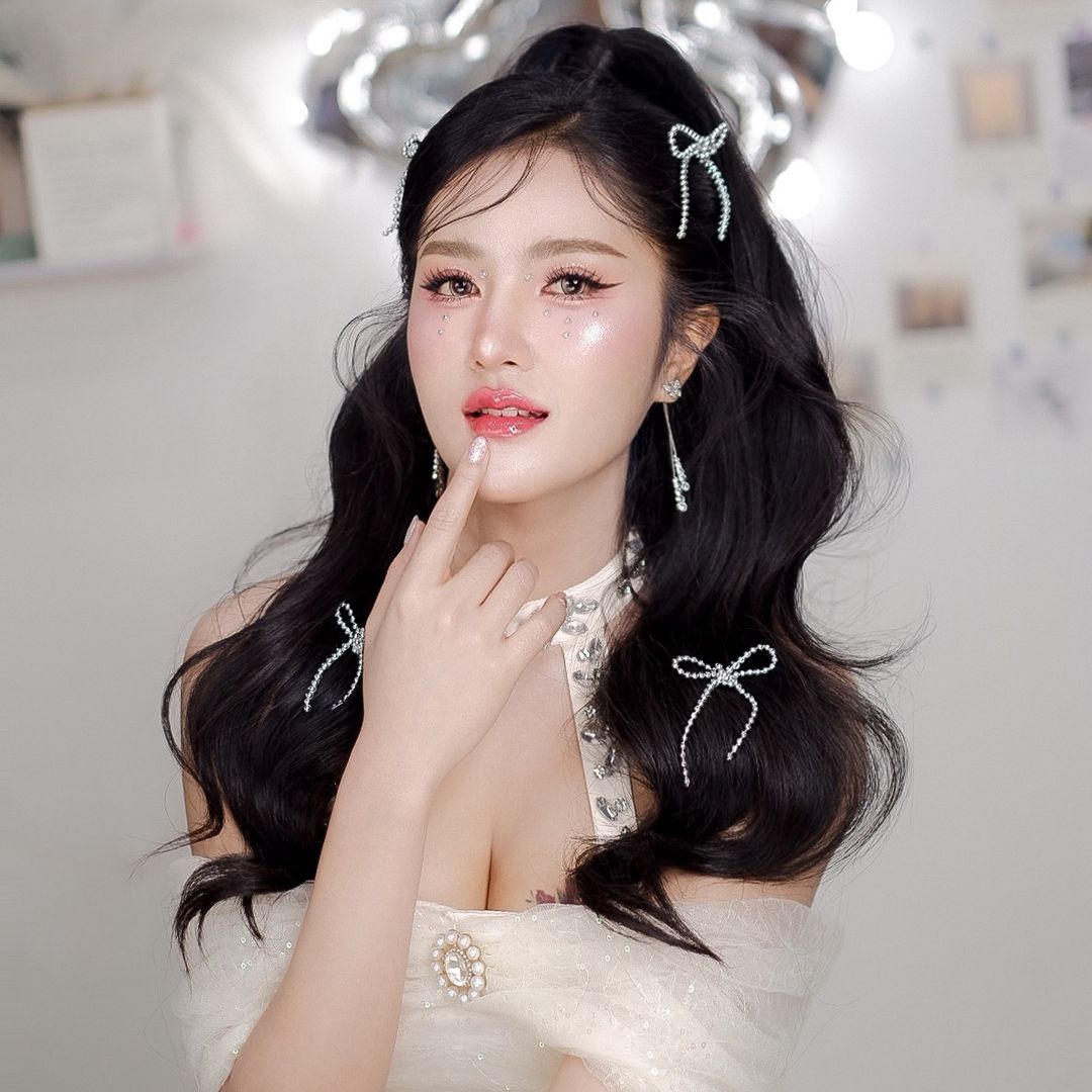 นภาที่แปลว่าท้องฟ้า