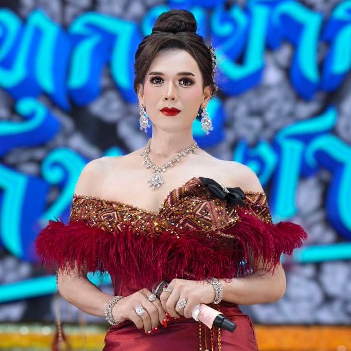 เจ๊น้ำรถตู้ซิ่ง