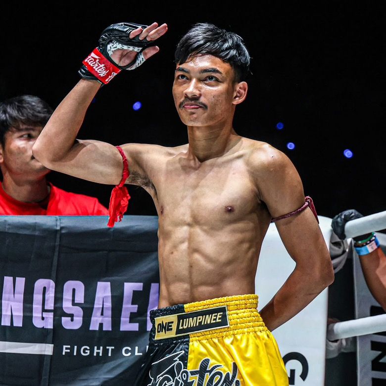 ชาไทย บางแสนไฟท์คลับ🧋🥊