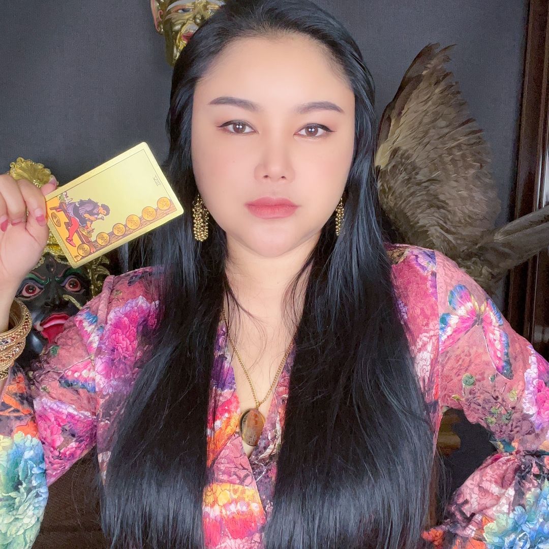 Queentarot อาจารย์ควีนมหาเลียบ