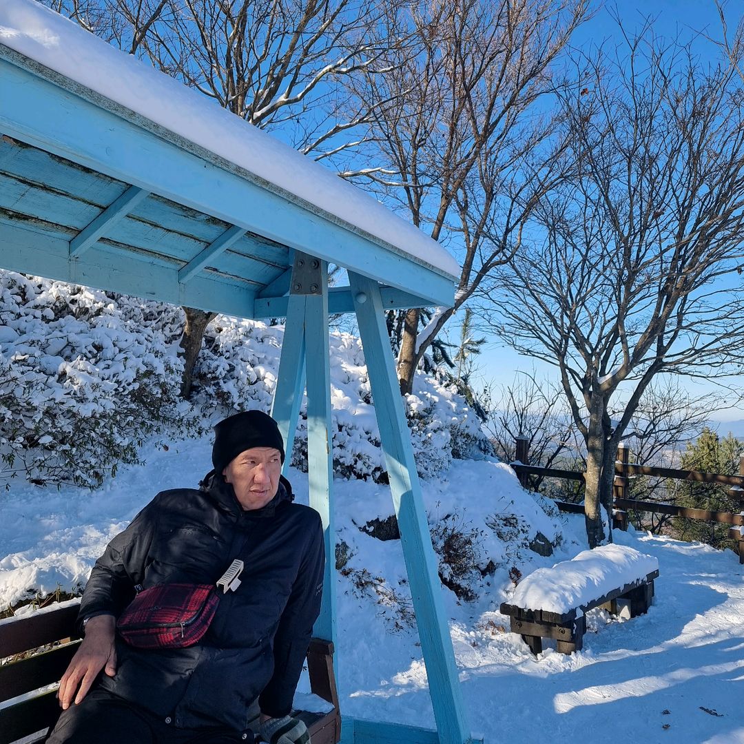 โยกเยก เชิญยิ้ม